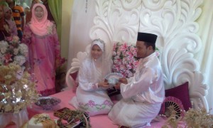 2011 02 06 10.47.01 300x180 Seks Oral Suami Isteri 