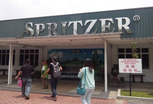 Blogger melawat kilang Spritzer
