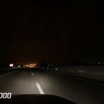 Gambar night mode kereta bergerak