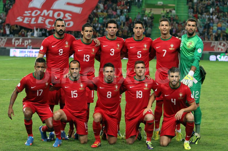 gambar Ronaldo bersama pasukan piala dunia Portugal 2014