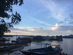 kampung air di tasik tonle sap kemboja