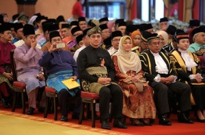gambar majlis angkat sumpah Azmin Ali sebagai MB Selangor