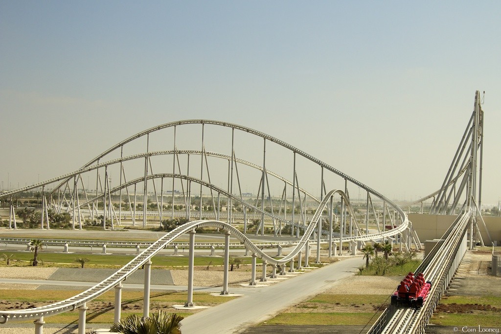 gambar Formula Rossa Roller Coaster Abu Dhabi