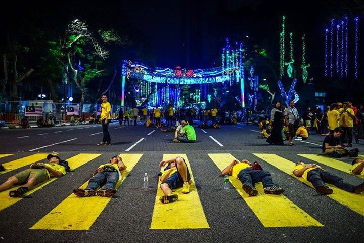 peserta Bersih 4.0 tidur di jalanan