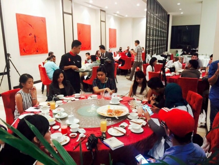 Makan Malam bersama Watson Nyambek