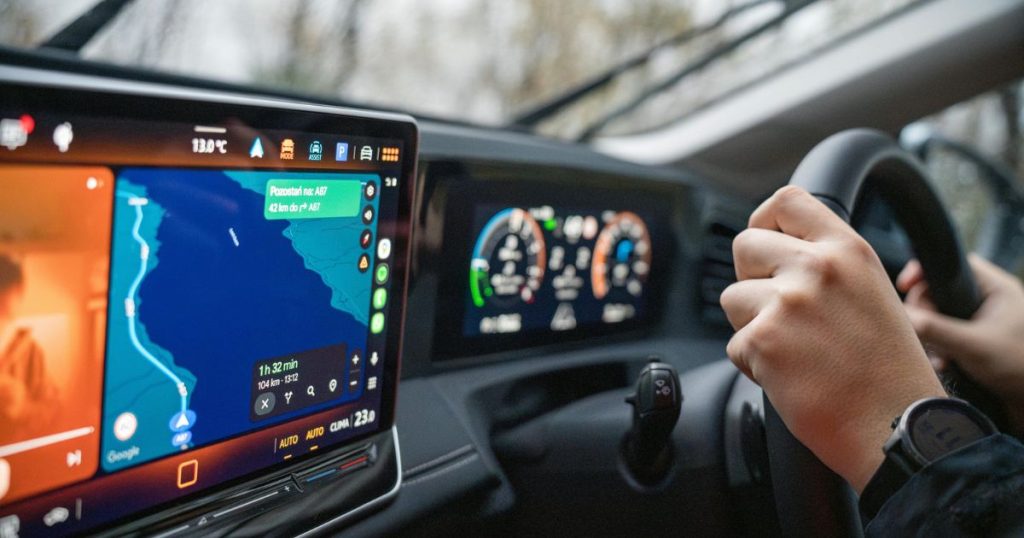 Kerajaan Larang Penjawat Awam Guna Waze, Rakyat Pula?